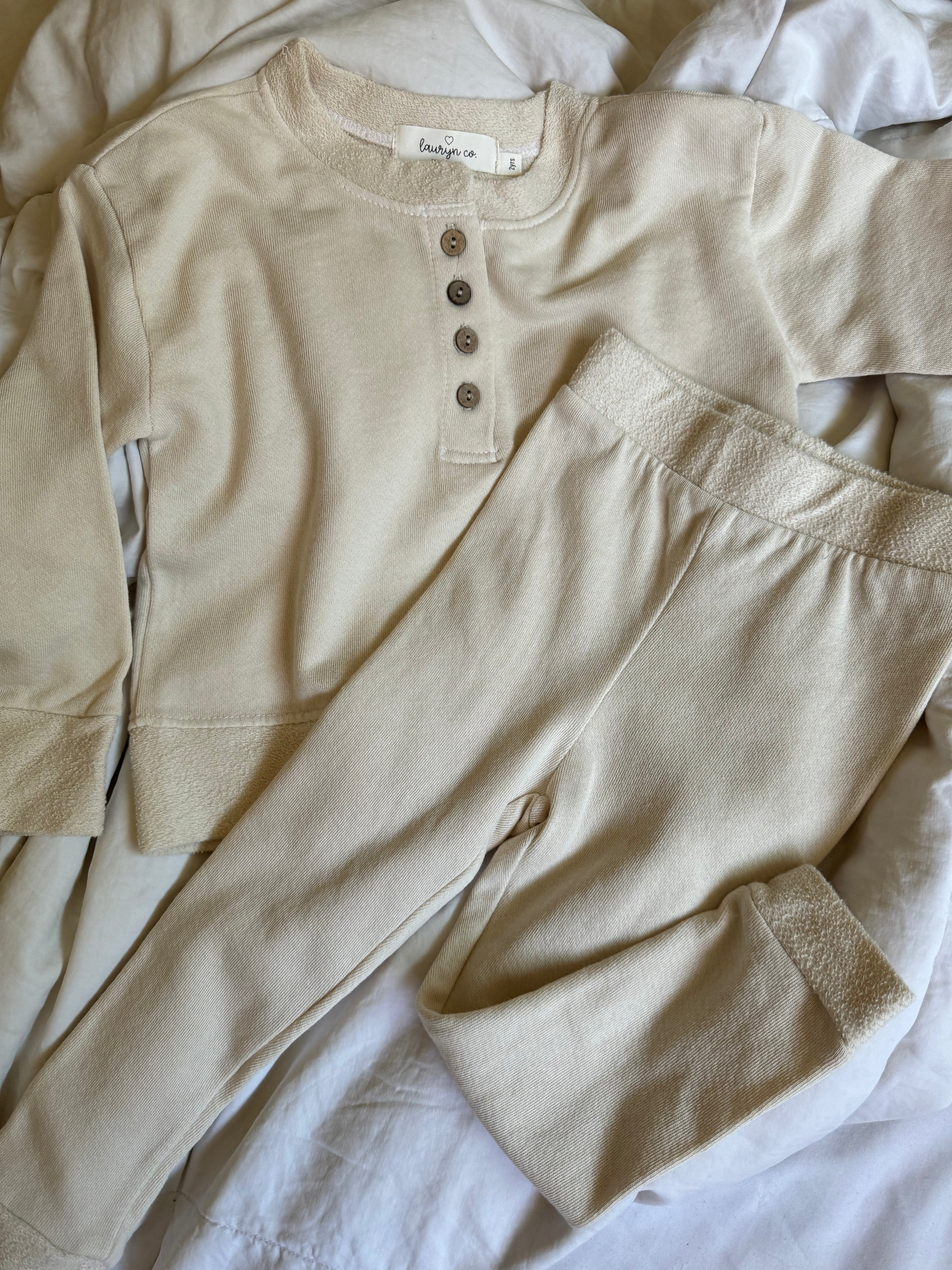 TODDLER FRENCH TERRY HENLEY SET (CREAM)