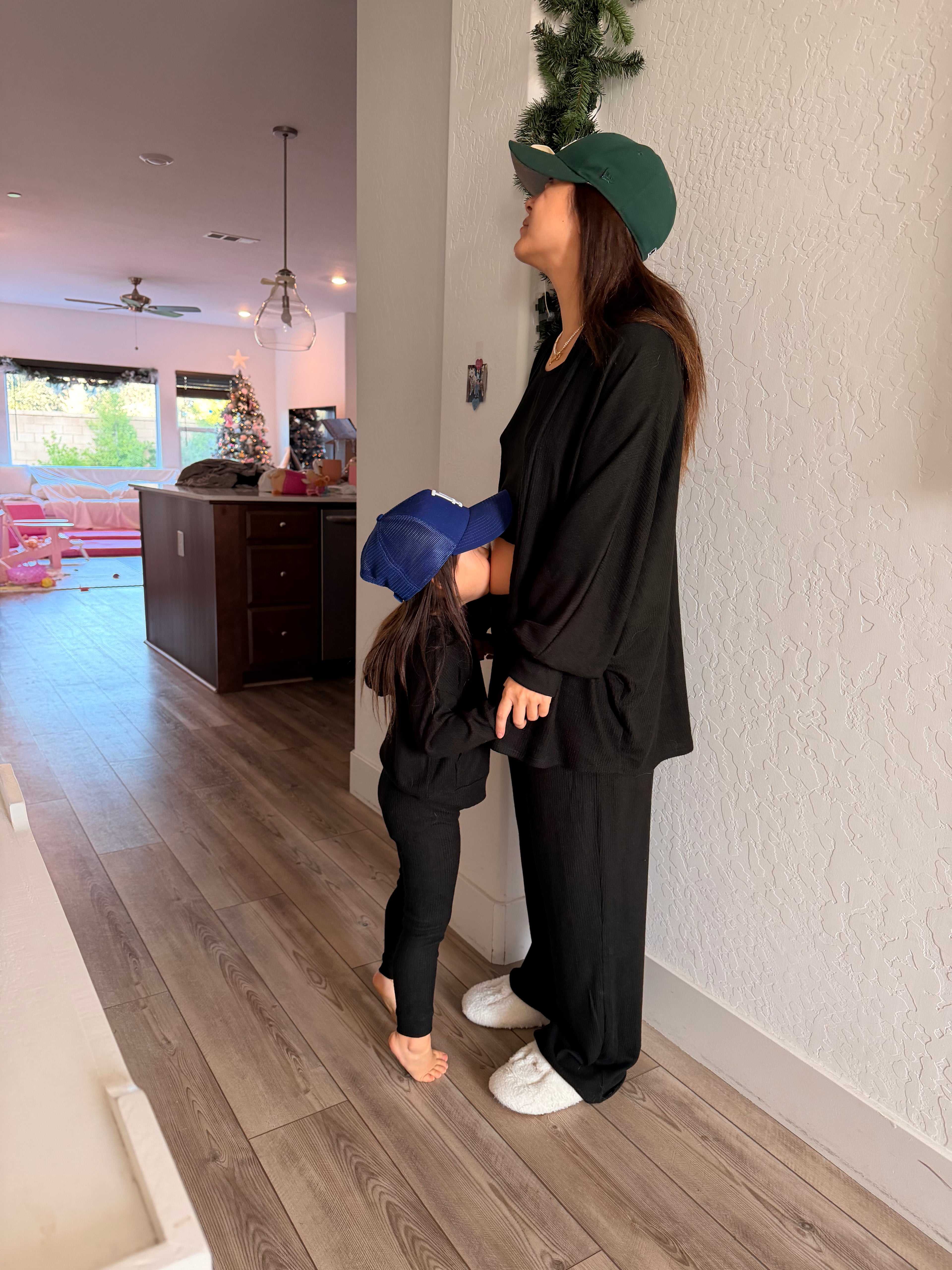 MAMMA BLACK RIBBED LOUNGE SET – WIDE-LEG PANTS