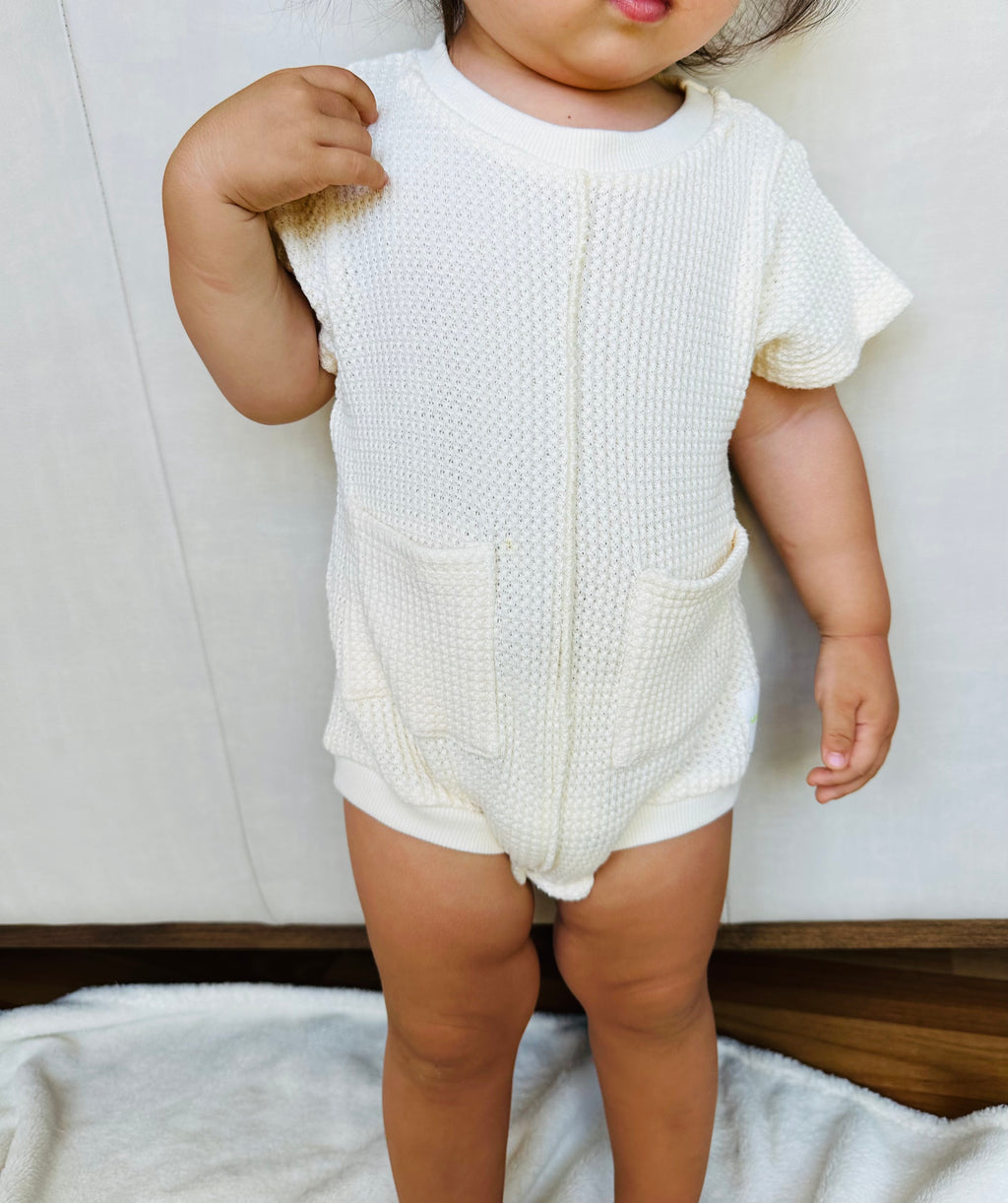 BABY SHORT SLEEVE ROMPER (BUTTERCREAM)