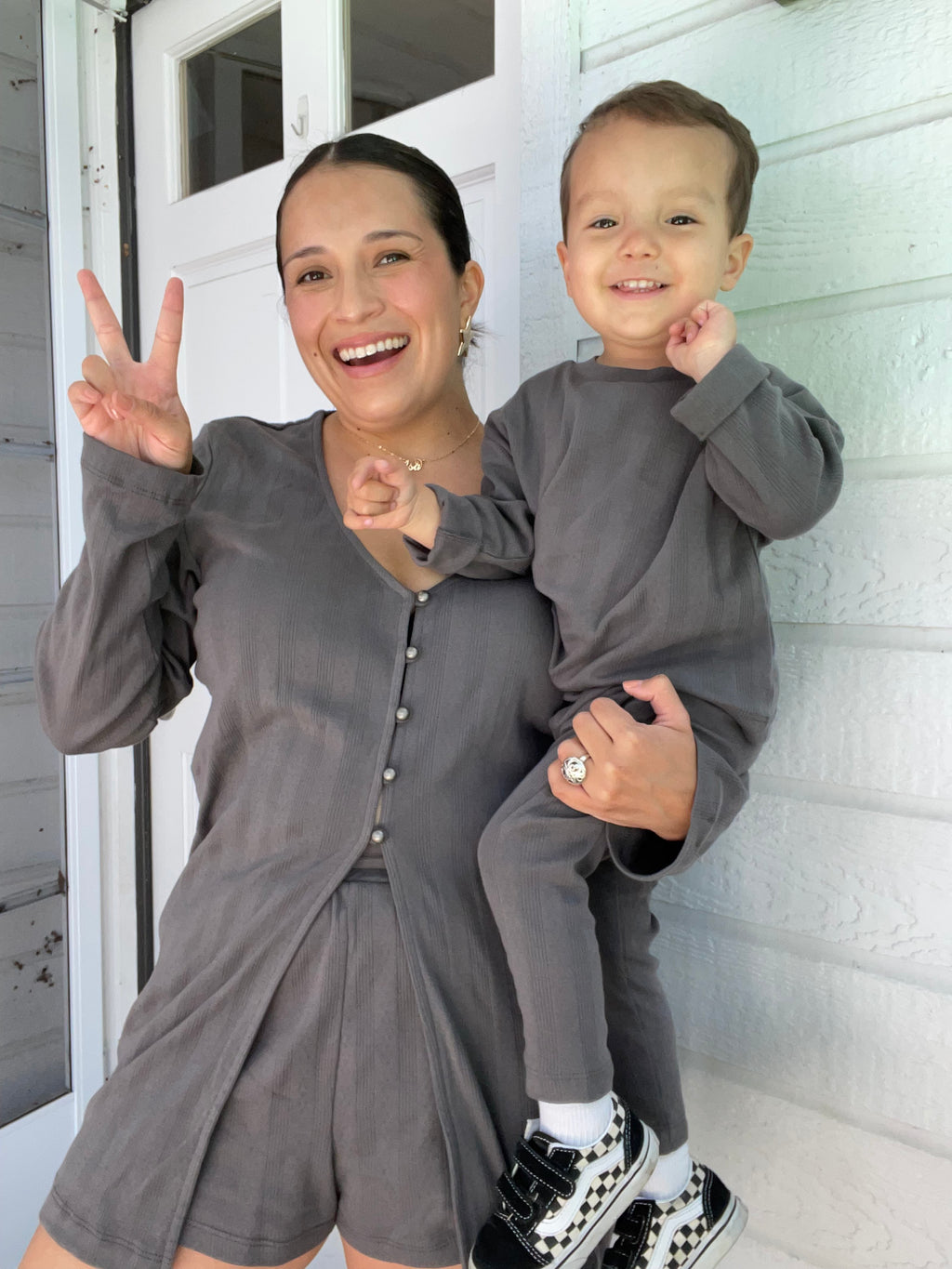 MAMA POINTELLE CARDIGAN + SHORTS (ELEPHANT)
